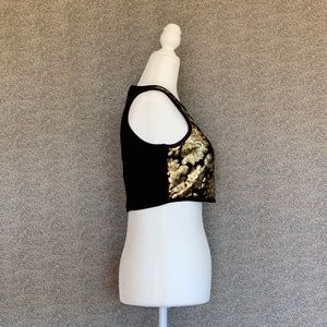 Forever 21 Tops - ✨💫Gold & Black Floral Sequin Crop Top💫✨ Forever 21 Tops - ✨💫Gold & Black Floral Sequin Crop Top💫✨